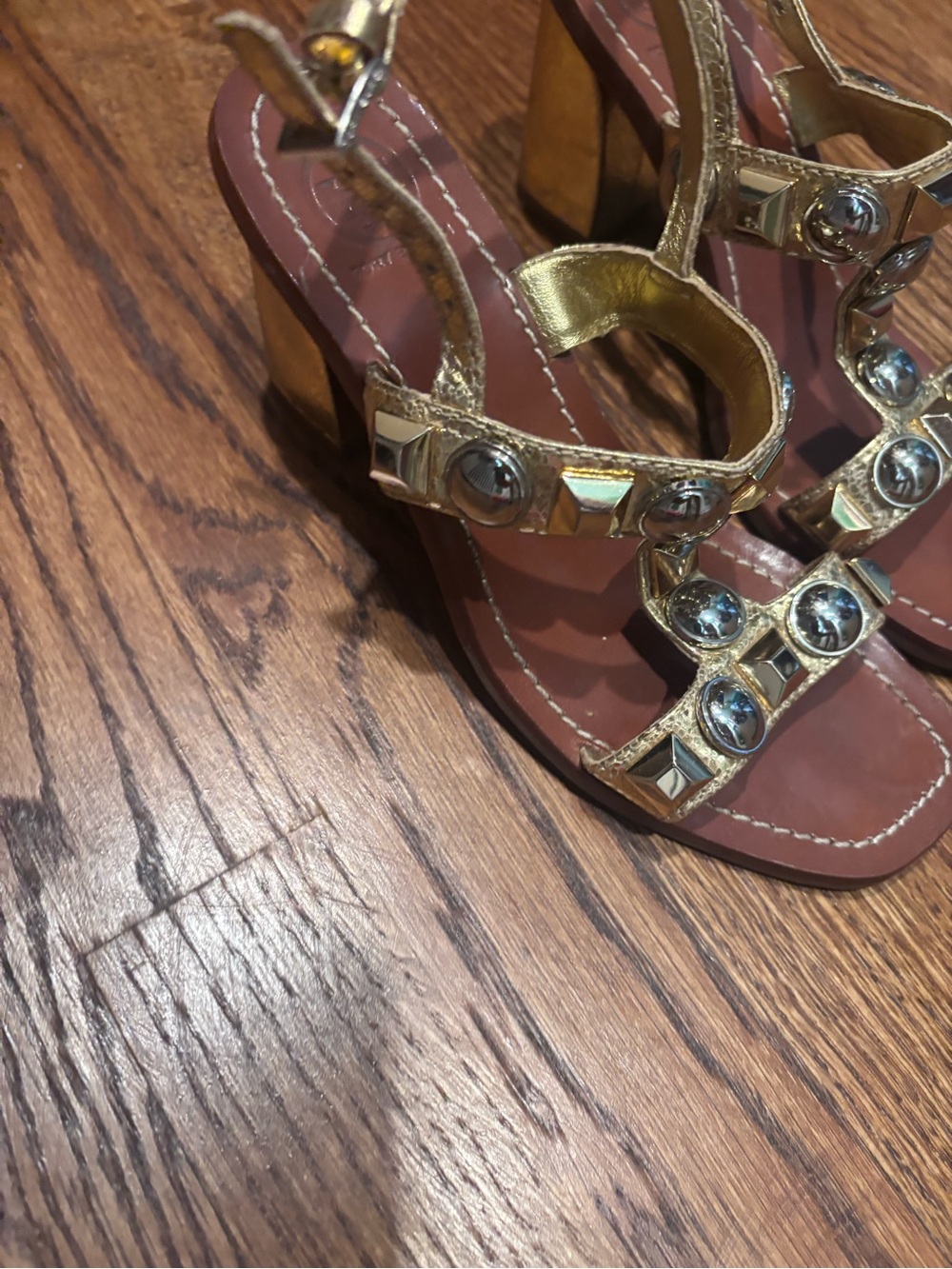 Tory Burch Natalia gold & silver studded T-strap block heel sandals Sz 6.5 - Picture 6 of 9